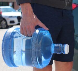 Read more about the article 2 Gallon Water Bottle Durable & Easy-Carry Enviro Polycarbonate